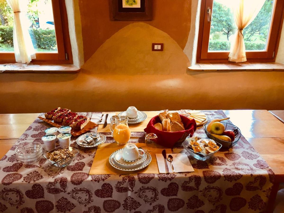 Agriturismo Casa Essenia Condino ภายนอก รูปภาพ