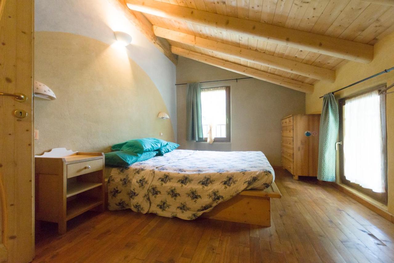 Agriturismo Casa Essenia Condino ภายนอก รูปภาพ